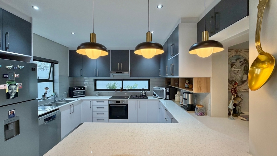 4 Bedroom Property for Sale in Croydon Gardens Estate Western Cape